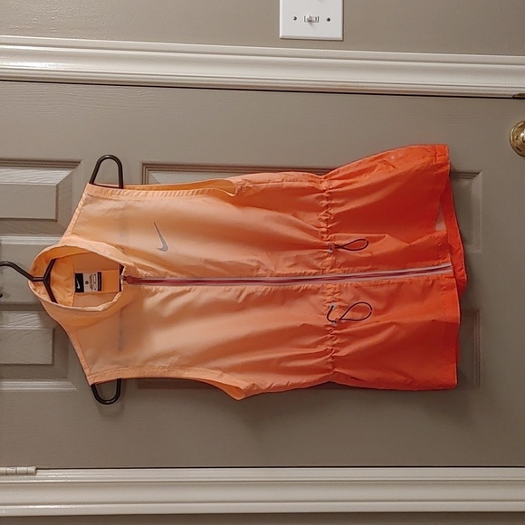 NIKE Gradient Ombre Women's Lightweight Running Vest Size Medium - Picture 9 of 16